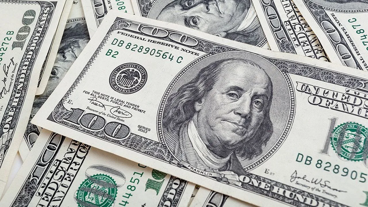 انخفاض الدولار وسط مراقبة التوترات الجيوسياسية وترقب اجتماع الاحتياطي الفيدرالي انخفاض الدولار وسط مراقبة التوترات الجيوسياسية وترقب اجتماع الاحتياطي الفيدرالي