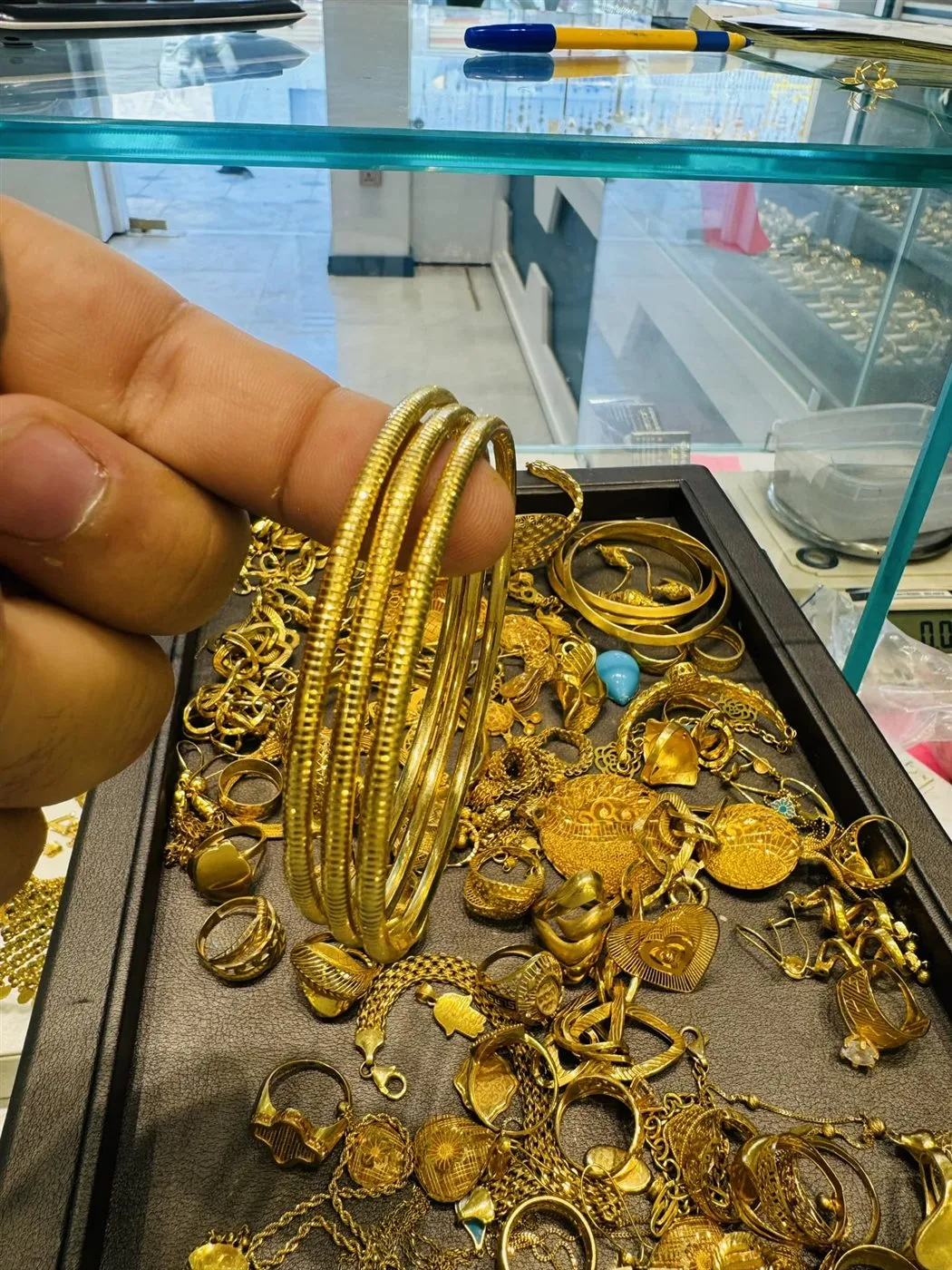 انخفاض حاد في سعر الذهب بمصر اليوم الأحد، يخسر 100 جنيه.. ما هو السعر الحالي؟