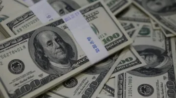 انخفاض سعر الدولار اليوم الإثنين في منتصف التداولات.. ما هو سعر الأخضر؟