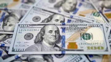 انخفاض قيمه الدولار في ضوء تصاعد التوترات التجارية والقلق من الركود والتضخم