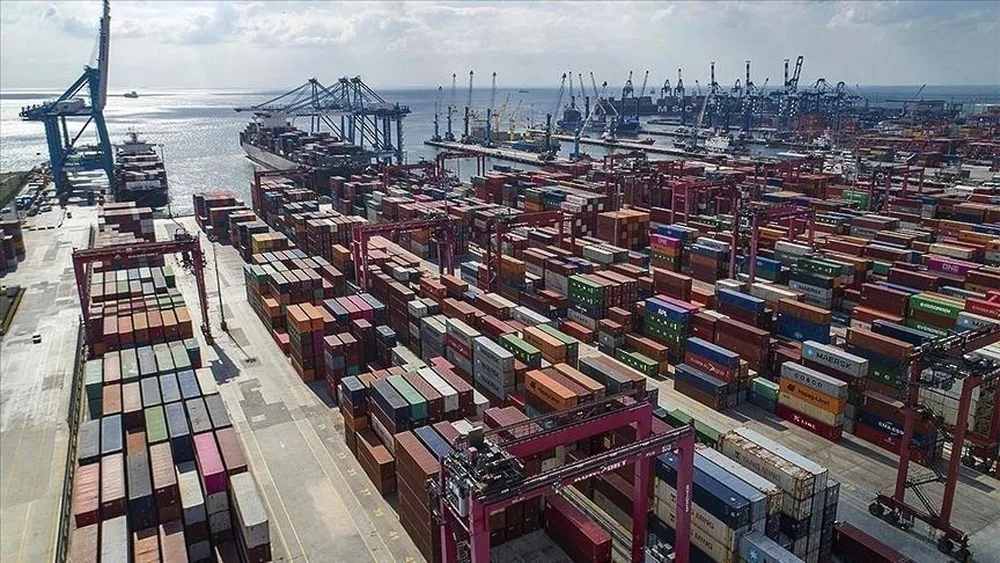 انخفاض ملحوظ في العجز التجاري الأمريكي خلال شهر أبريل الفائت انخفاض ملحوظ في العجز التجاري الأمريكي خلال شهر أبريل الفائت
