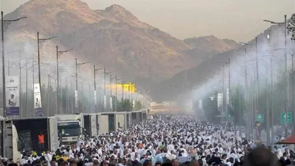 انطلاق الحجاج من مشعر منى للمتعجلين قبل غروب شمس اليوم الثاني من أيام التشريق