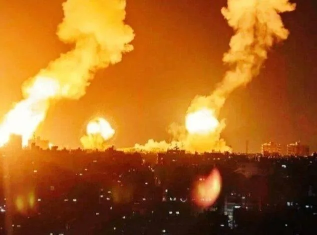 انفجارات تُسمع في وسط طهران نتيجة الهجوم الإسرائيلي على إيران انفجارات تُسمع في وسط طهران نتيجة الهجوم الإسرائيلي على إيران
