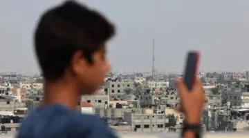 انقطاع كامل لخدمات الإنترنت والاتصالات الأرضية في غزة والاحتلال يحظر على الفرق الفنية القيام بأعمال الإصلاح