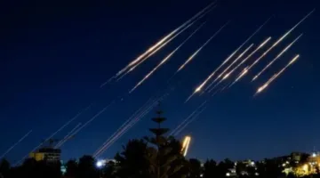 إصابات نتيجة هجوم صاروخي إيراني جديد على إسرائيل والجيش الإسرائيلي يزعم أنه اعترض الصواريخ.