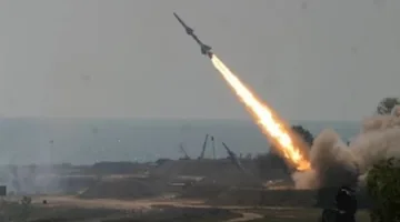 بالتزامن مع الهجوم الإيراني، الحوثيون يطلقون صاروخاً نحو إسرائيل.