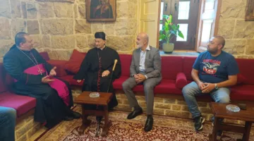 بالصور – البطريرك الراعي يصل إلى المقر الصيفي في الديمان