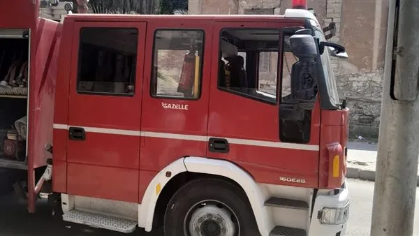 بالصور.. الدفاع المدني ينقذ قاطني عمارة في حلوان بعد اشتعال حريق مفاجئ