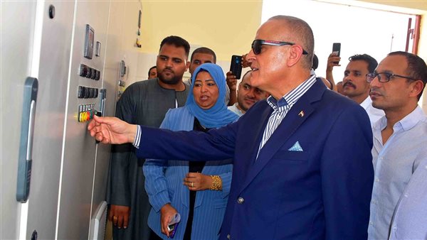 بالصور.. بدء التجارب التشغيلية لمحطة معالجة الصرف الصحي «بوستر» جنوب الأقصر بالصور.. بدء التجارب التشغيلية لمحطة معالجة الصرف الصحي «بوستر» جنوب الأقصر