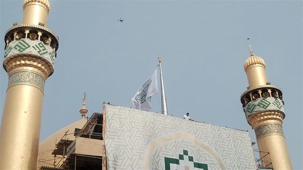 بالصور.. رفع علم الغدير احتفالاً ببدء فعاليات عيد الغدير بالصور.. رفع علم الغدير احتفالاً ببدء فعاليات عيد الغدير