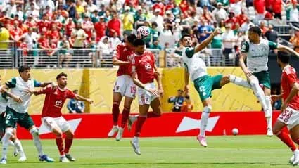 بالميراس يتغلب على الأهلي ويزيد من صعوبة التحدي في كأس العالم للأندية بالميراس يتغلب على الأهلي ويزيد من صعوبة التحدي في كأس العالم للأندية