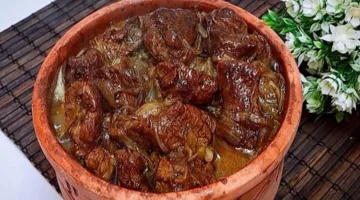 بالهنا: طاجن لحم بالبصل وشرائح الستيك المحمرة مع الخضار