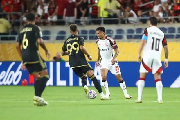 بايرن ميونخ وفلامنجو: مواجهة ألمانية-برازيلية في بطولة كأس العالم للأندية بايرن ميونخ وفلامنجو: مواجهة ألمانية-برازيلية في بطولة كأس العالم للأندية