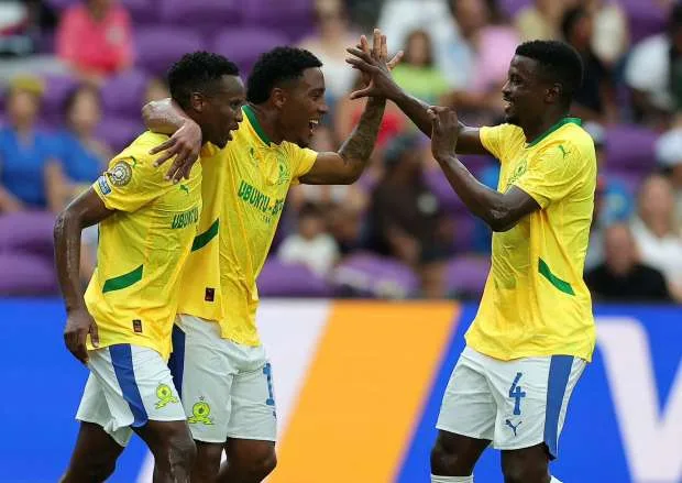 بايرن ميونيخ يتصدر التشكيلة المثالية للجولة الأولى في كأس العالم للأندية بايرن ميونيخ يتصدر التشكيلة المثالية للجولة الأولى في كأس العالم للأندية