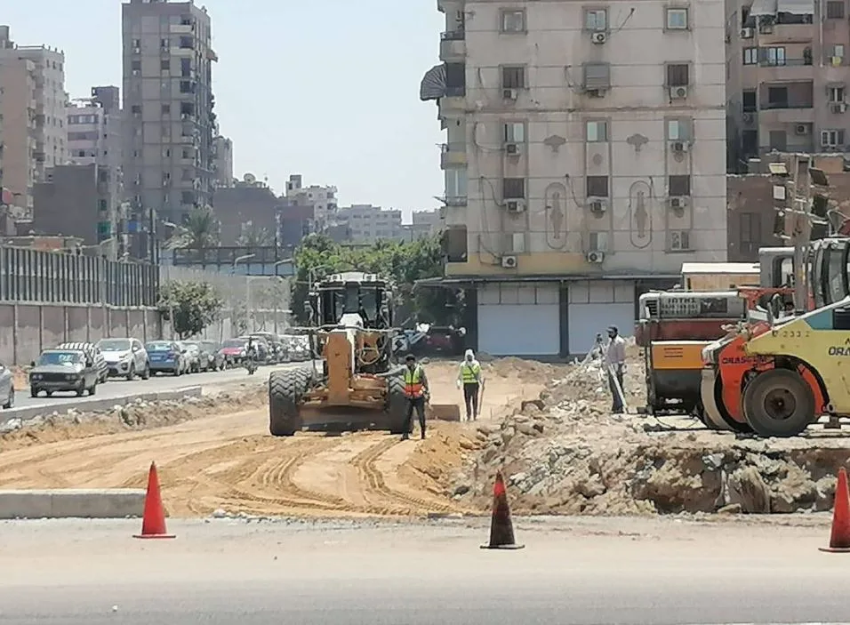 صور: نائب محافظ القاهرة يراجع تقدم أعمال التطوير في ميدان حدائق القبة