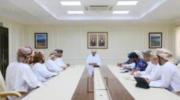 بحث سبل تحسين حركة الصادرات والواردات وتعزيز الجوانب اللوجستية في محافظة مسندم