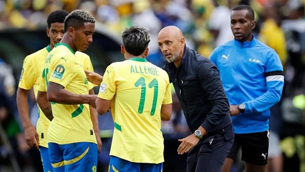 بدء مباراة صن داونز وأولسان في كأس العالم بعد تأجيلها بسبب ظروف غير متوقعة بدء مباراة صن داونز وأولسان في كأس العالم بعد تأجيلها بسبب ظروف غير متوقعة