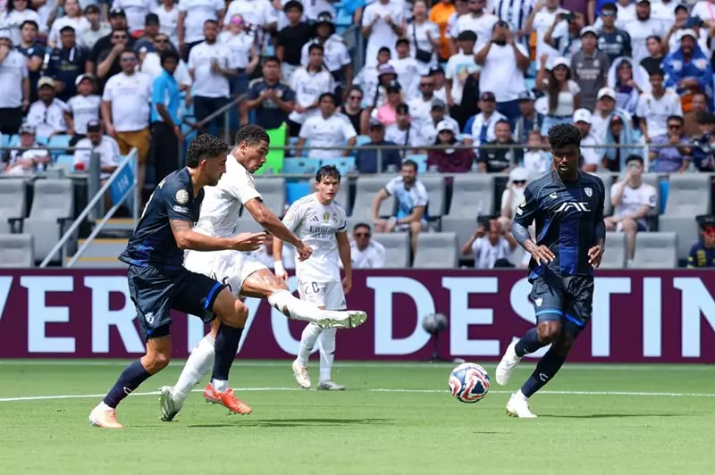 بداية مذهلة لبيلينجهام: ريال مدريد يسيطر على باتشوكا في 8 دقائق. بداية مذهلة لبيلينجهام: ريال مدريد يسيطر على باتشوكا في 8 دقائق.