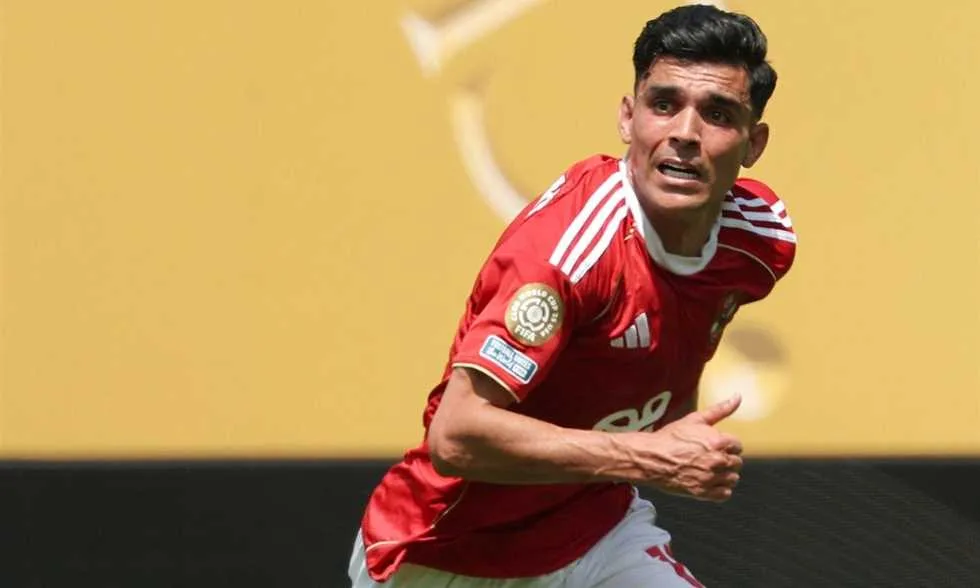 بدلاء الأهلي: بنشرقي وديانج على مقاعد الاحتياط، وغياب ثنائي أمام بورتو بدلاء الأهلي: بنشرقي وديانج على مقاعد الاحتياط، وغياب ثنائي أمام بورتو