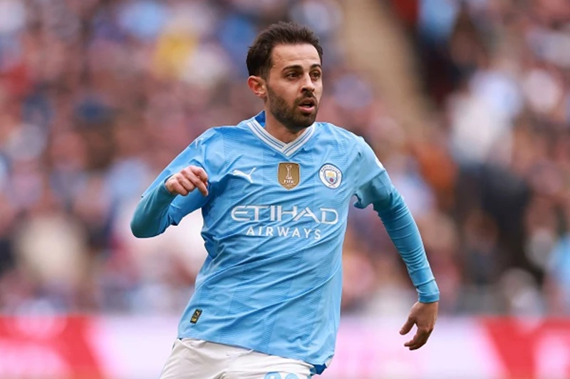 برناردو سيلفا يعلن بقاءه مع مانشستر سيتي برناردو سيلفا يعلن بقاءه مع مانشستر سيتي