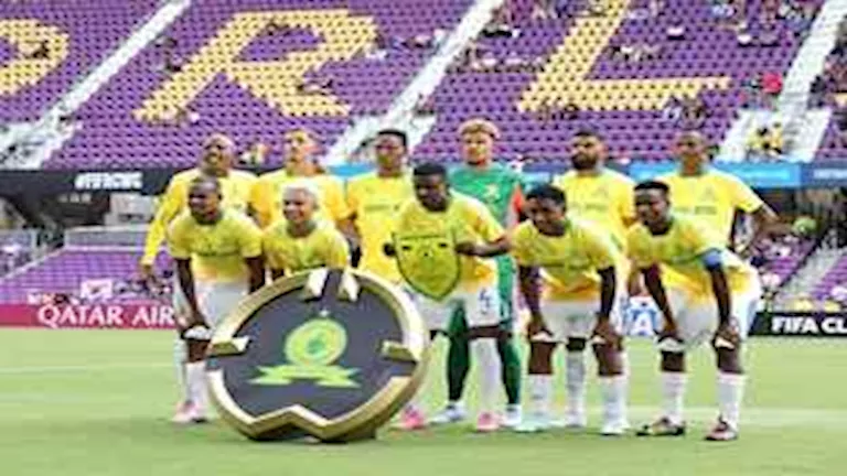بروسيا دورتموند يحقق انتصارًا على صن داونز بأربعة أهداف في كأس العالم للأندية بروسيا دورتموند يحقق انتصارًا على صن داونز بأربعة أهداف في كأس العالم للأندية