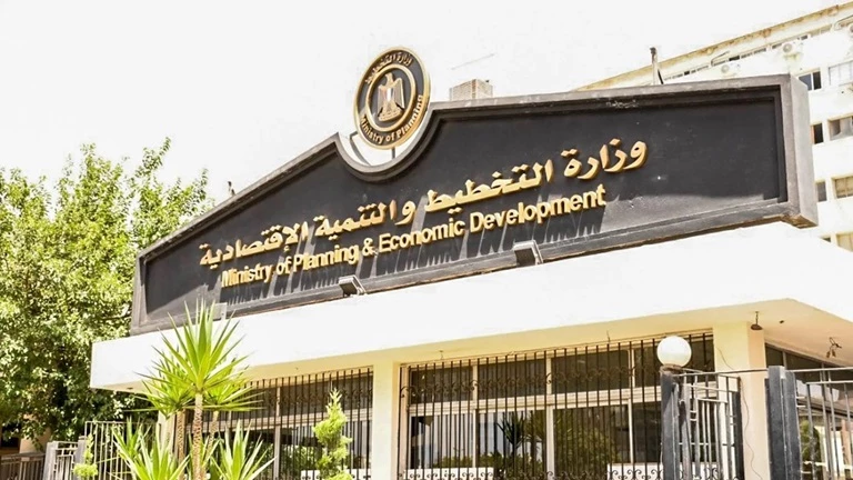 بعد ارتفاع معدل النمو.. القطاعات الرئيسية المؤثرة في الاقتصاد المصري بعد ارتفاع معدل النمو.. القطاعات الرئيسية المؤثرة في الاقتصاد المصري