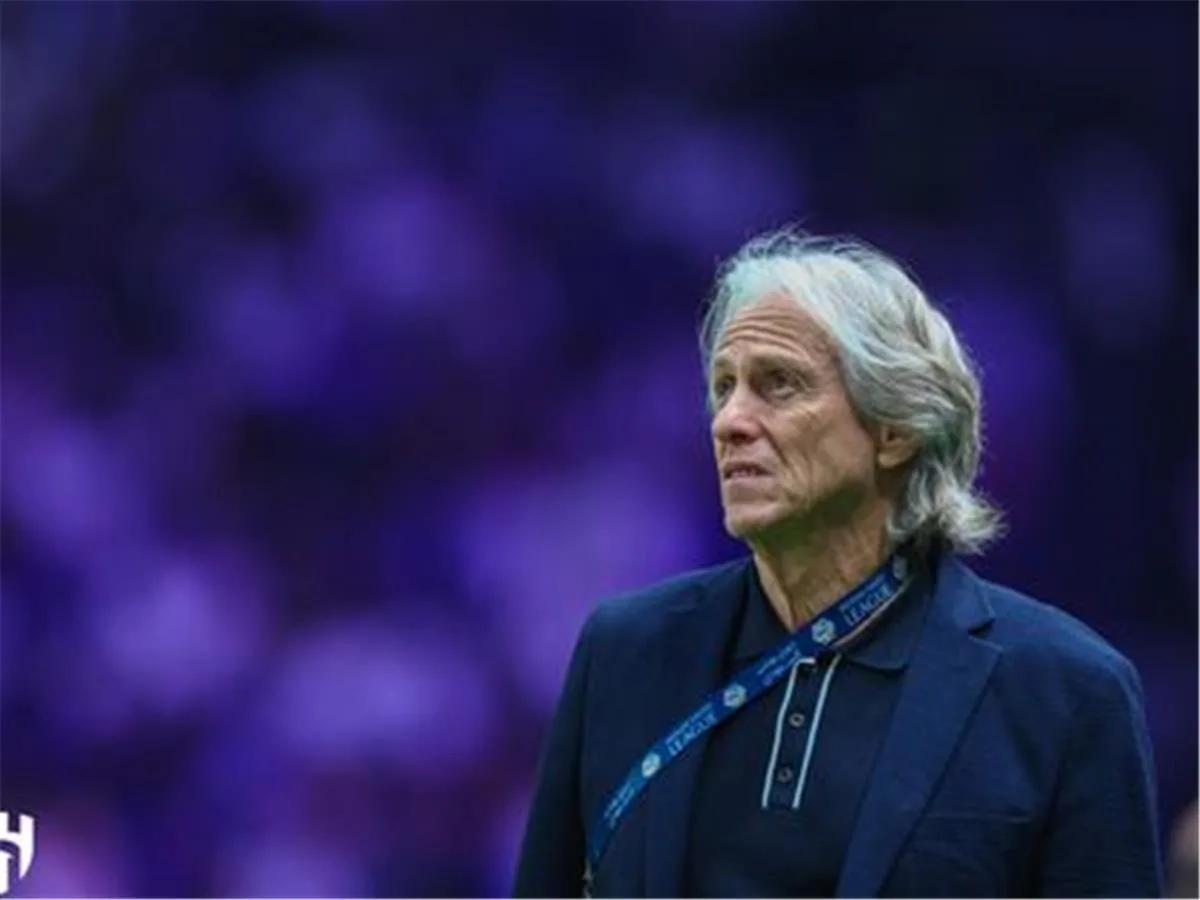 بعد استقبال رونالدو، جورجي جيسوس يحدد موقفه النهائي من عرض تدريب نادي النصر. بعد استقبال رونالدو، جورجي جيسوس يحدد موقفه النهائي من عرض تدريب نادي النصر.