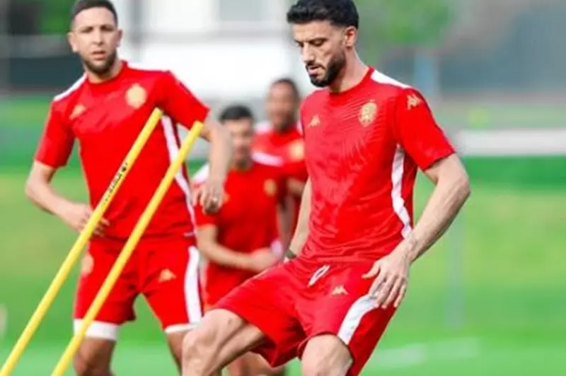 بعد انتقاله الرسمي، عمر السومة يبدأ تدريبات الوداد تحضيرًا لمباراة يوفنتوس. بعد انتقاله الرسمي، عمر السومة يبدأ تدريبات الوداد تحضيرًا لمباراة يوفنتوس.