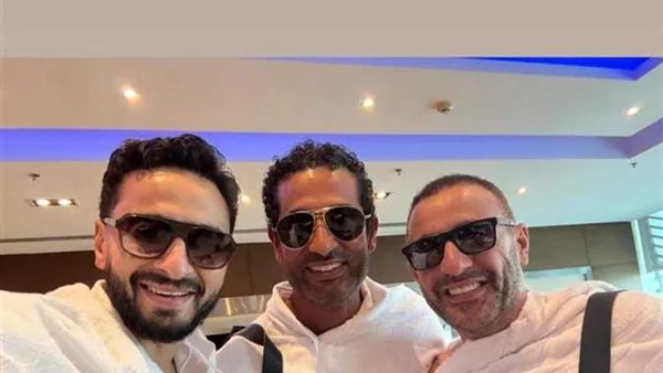 بعد انتهاء علاقته بمها الصغير، أحمد السقا يذهب لأداء شعائر الحج. بعد انتهاء علاقته بمها الصغير، أحمد السقا يذهب لأداء شعائر الحج.