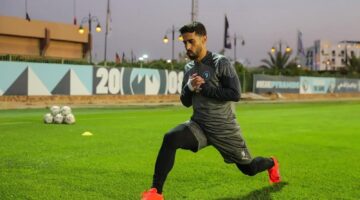 بعد اهتمام الأهلي، الزمالك يسعى لتأمين توقيع بديل لعبد الله السعيد.