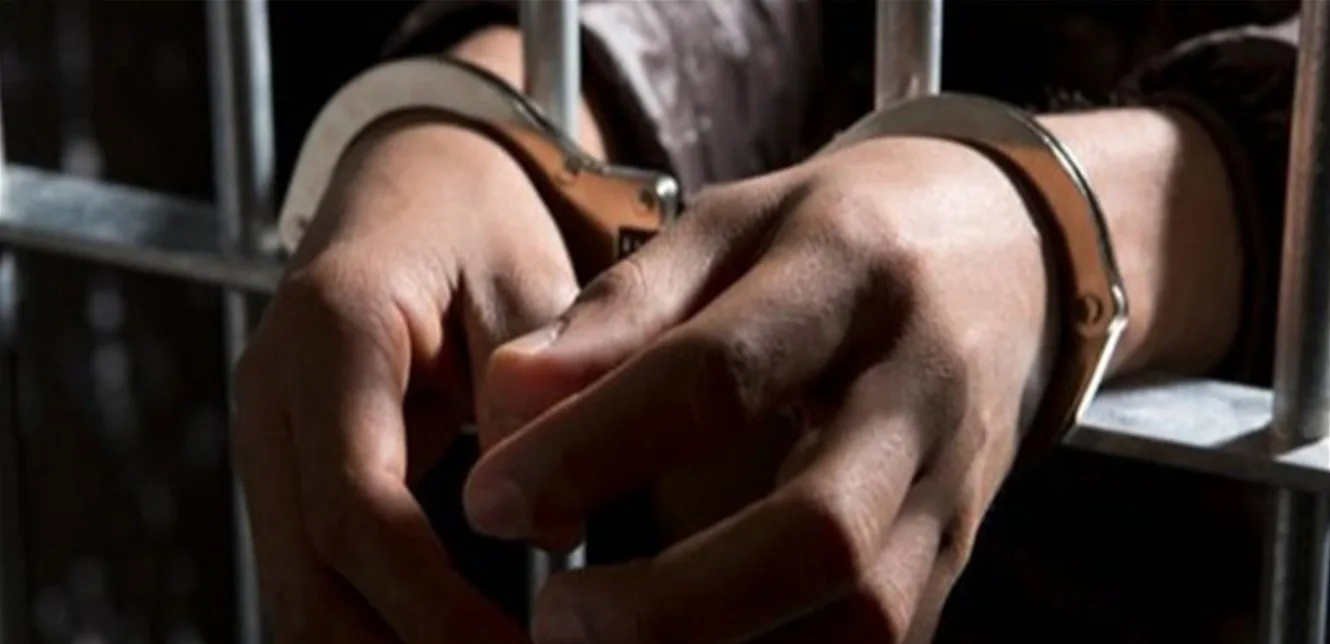بعد تتبع ورصد مكثف.. أجهزة الأمن تعتقل فردين في الحيصة بعد تتبع ورصد مكثف.. أجهزة الأمن تعتقل فردين في الحيصة