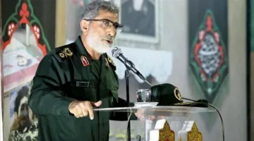 بعد تقارير عن اغتياله.. قائد فيلق القدس يشارك في تجمع في وسط العاصمة طهران.
