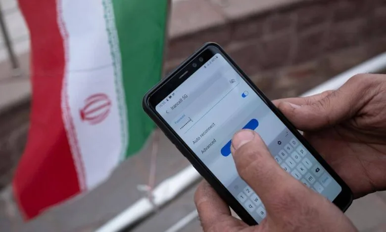 بعد توقف كامل.. إيران تستأنف خدمة الإنترنت بعد توقف كامل.. إيران تستأنف خدمة الإنترنت