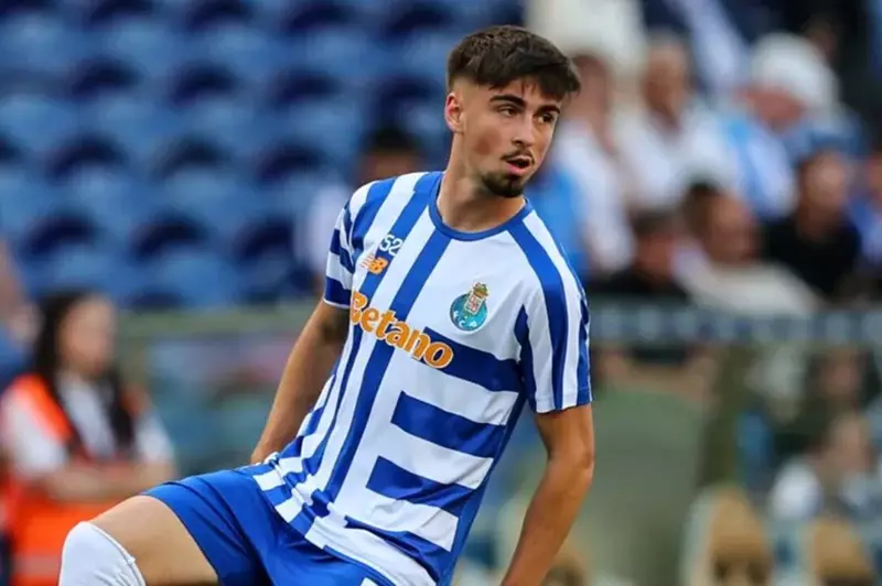 بعد خيبة الأمل في كأس العالم، لاعب بورتو يتورط في حادث سيارة بعد خيبة الأمل في كأس العالم، لاعب بورتو يتورط في حادث سيارة