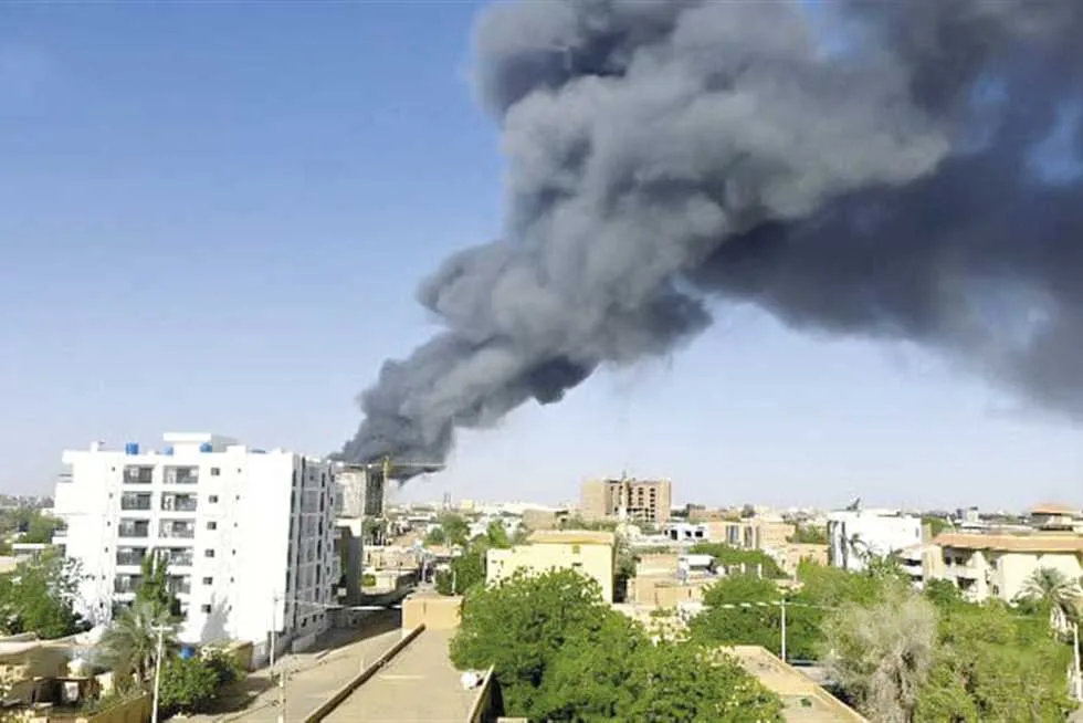 بعد رحيل الجيش السوداني.. ‘الدعم السريع’ تسيطر على المنطقة الحدودية مع مصر وليبيا بعد رحيل الجيش السوداني.. ‘الدعم السريع’ تسيطر على المنطقة الحدودية مع مصر وليبيا