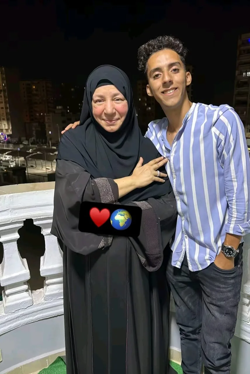 بعد فترة طويلة من الابتعاد عن الشاشة.. الفنانة عبلة كامل تظهر بشكل مفاجئ (صورة)