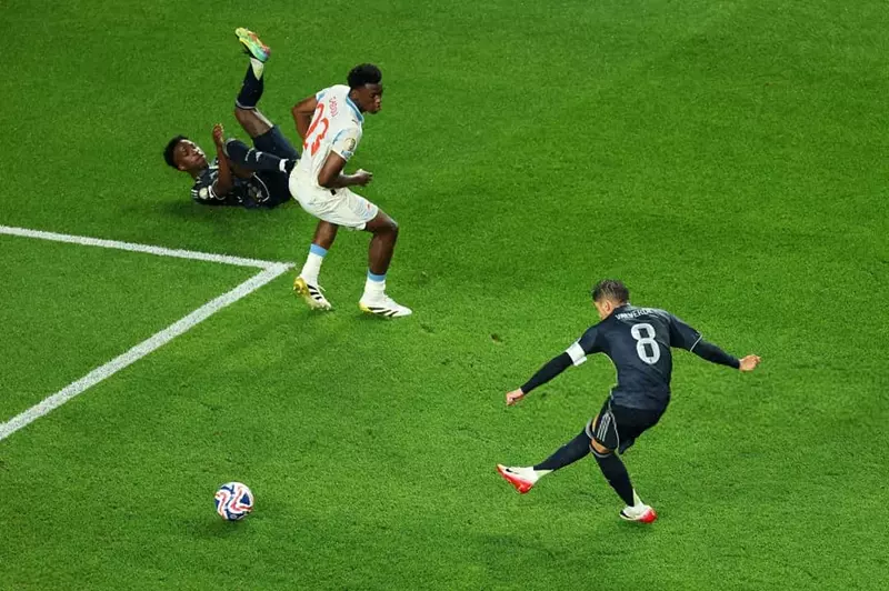 بعد لمسة كعب مذهلة.. فالفيردي يتألق بتسجيل الهدف الثاني لريال مدريد أمام سالزبورغ بعد لمسة كعب مذهلة.. فالفيردي يتألق بتسجيل الهدف الثاني لريال مدريد أمام سالزبورغ