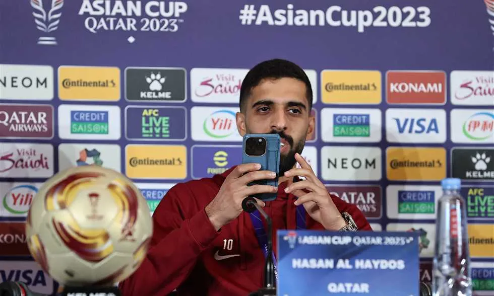 بعد مرور عام وبناءً على طلب لوبيتيجي.. الهيدوس يتراجع عن اعتزاله ويعود للمنتخب القطري