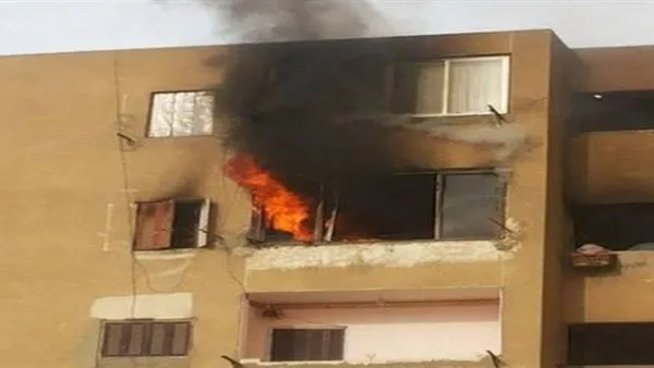 بعد وفاة سيدة مسنّة.. فرق الأدلة الجنائية تتفقد حريقاً في شقة بمصر الجديدة بعد وفاة سيدة مسنّة.. فرق الأدلة الجنائية تتفقد حريقاً في شقة بمصر الجديدة