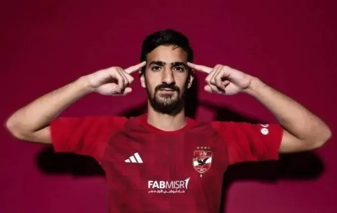 بن رمضان يلفت الأنظار ومعلول يقول: “الأهلي عاد إلى عصره الذهبي” بن رمضان يلفت الأنظار ومعلول يقول: “الأهلي عاد إلى عصره الذهبي”