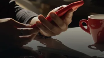 بنك saib يقدم خدمة WhatsApp Business للرد على استفسارات العملاء.