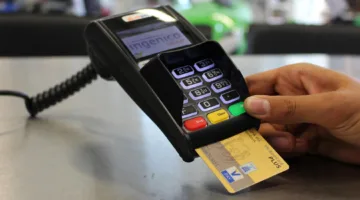 بنك المغرب يُكمل تفاصيل استراتيجية الانتقال من النقد إلى المدفوعات الرقمية