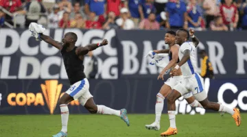 بنما تتغلب على غواديلوبي في بطولة الكأس الذهبية لكرة القدم.