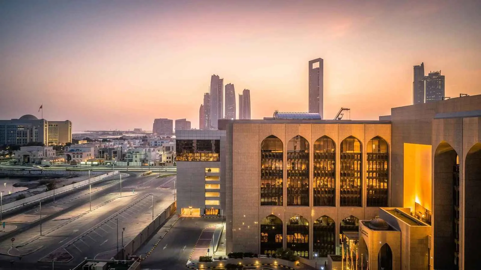 بنوك مركزية في الخليج تحافظ على معدلات الفائدة تماشياً مع البنك الاحتياطي الفيدرالي بنوك مركزية في الخليج تحافظ على معدلات الفائدة تماشياً مع البنك الاحتياطي الفيدرالي