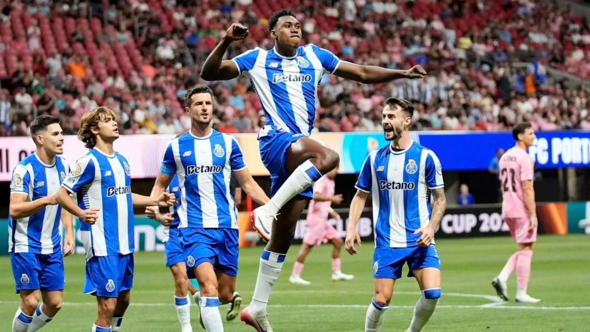 بورتو يحقق التعادل أمام الأهلي في كأس العالم للأندية بورتو يحقق التعادل أمام الأهلي في كأس العالم للأندية