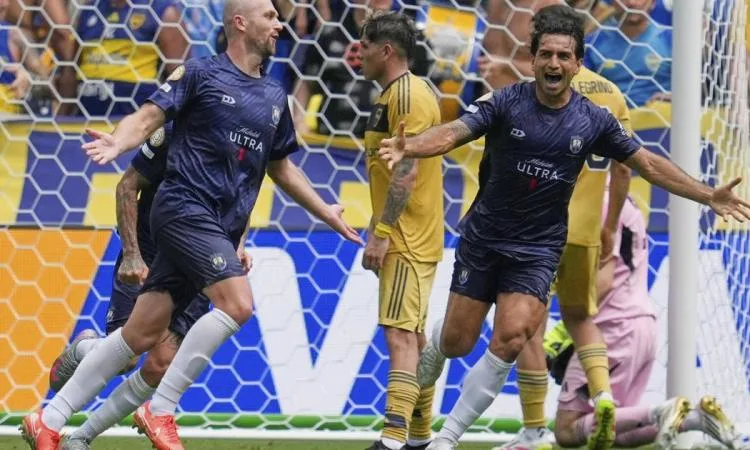 بوكا جونيورز يحقق التعادل أمام أوكلاند سيتي في بطولة كأس العالم للأندية