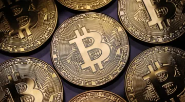 بيتكوين تتجاوز 109 آلاف دولار