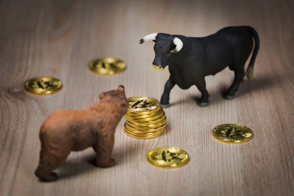 بيتكوين تواجه الضغوط الجيوسياسية، ولكن خطر الانخفاض الكبير لا يزال قائماً.