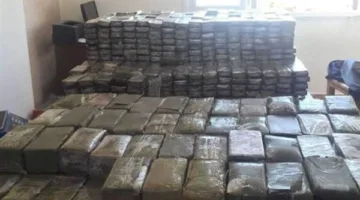 بيد السلطات: اعتقال تجار المخدرات مع ربع طن من المخدرات و2000 قرص محظور
