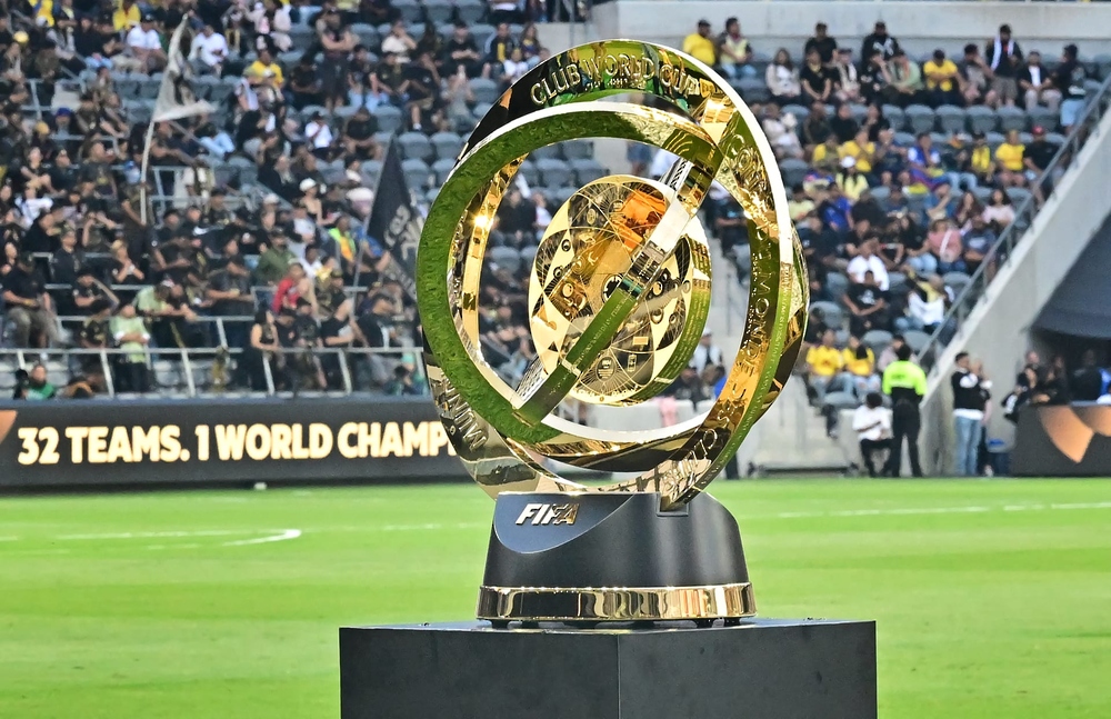 بيع نحو 1.5 مليون تذكرة لمنافسات كأس العالم للأندية في كرة القدم. بيع نحو 1.5 مليون تذكرة لمنافسات كأس العالم للأندية في كرة القدم.
